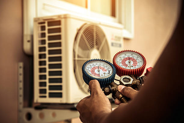 Professional Hvac technician working in Vernalis, CA